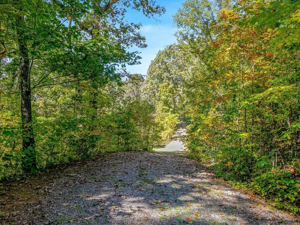 237 Ratcliff Cove Rd., Waynesville, NC 28786